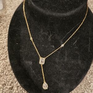 Elegant Gold Necklace with Crystal Accents